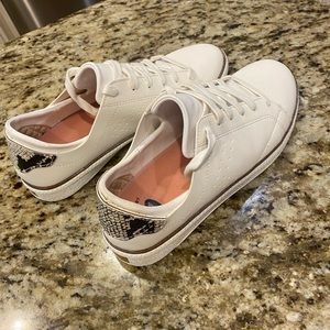 Dr. Scholls sweet life lace up sneakers